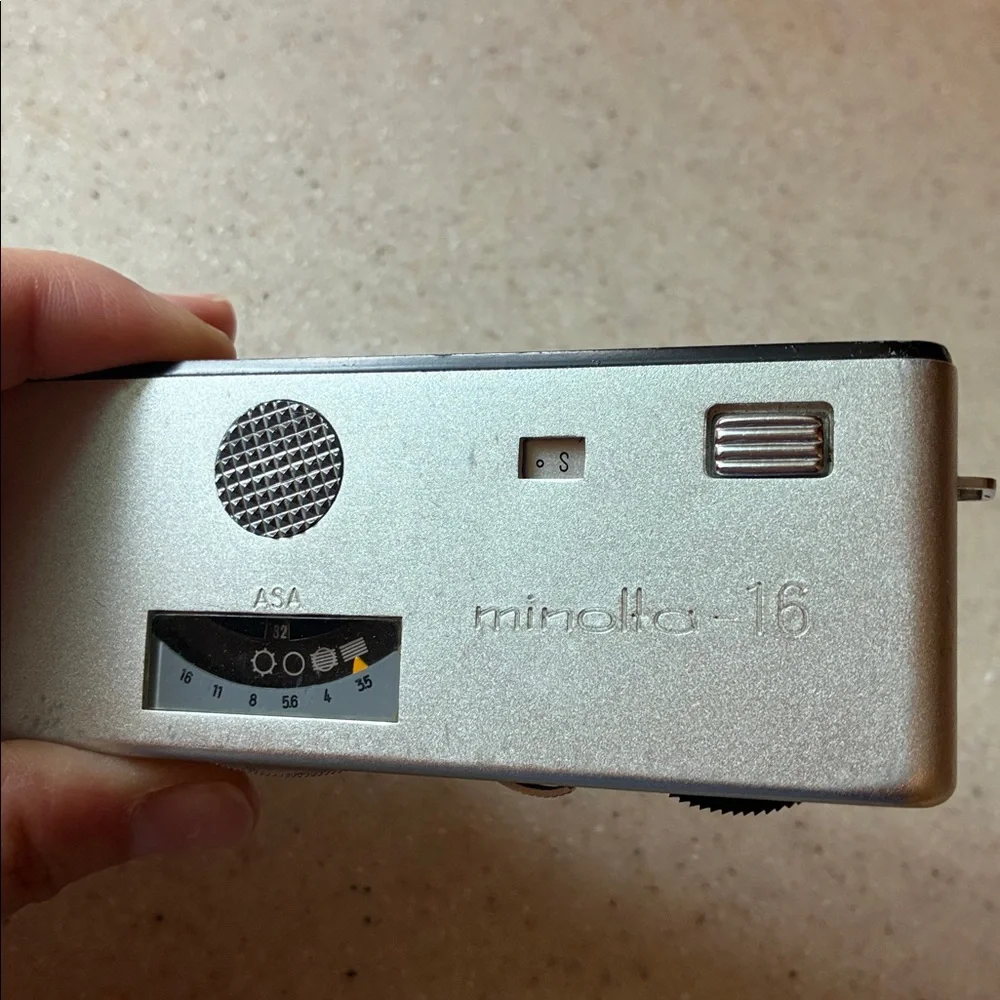 Minolta vintage 16